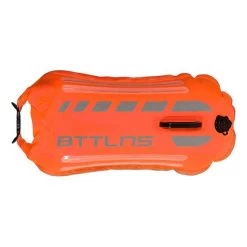 BTTLNS Saferswimmer Veiligheid Verlichte Zwemboei Scamander 2.0 Oranje -Zwemserie Winkel bttlns buoy scamander orange low 04